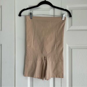 SPANX Sculpt On Core High Waist Midthigh Shorts